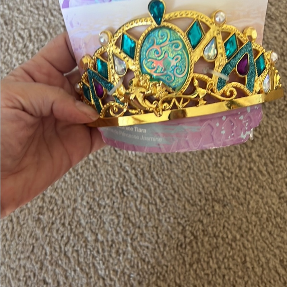 New jasmine costume from Disney store with new crown. Great quality